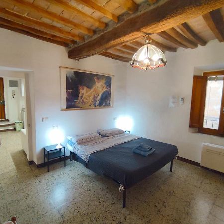 Casa Vicolo Delle Chiavi Apartment ปอจจิบองซี ภายนอก รูปภาพ