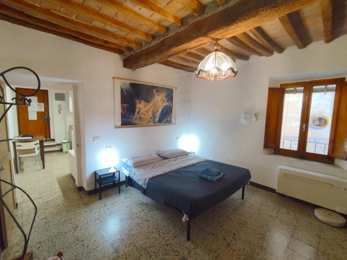Casa Vicolo Delle Chiavi Apartment ปอจจิบองซี ภายนอก รูปภาพ